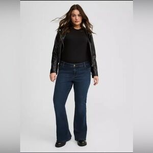 Torrid Luxe bootcut mid rise jeans dark wash size 26T